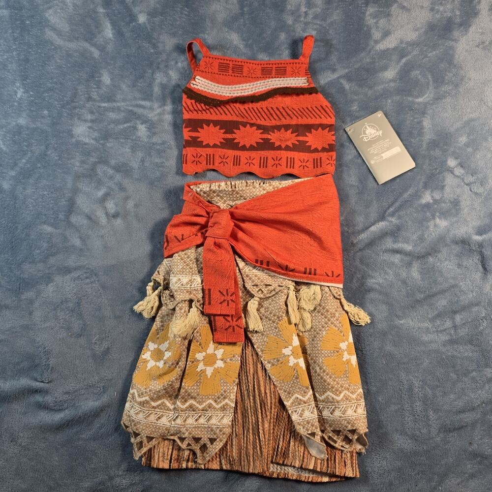 NWT Disney Store Moana Deluxe Costume Girls 4